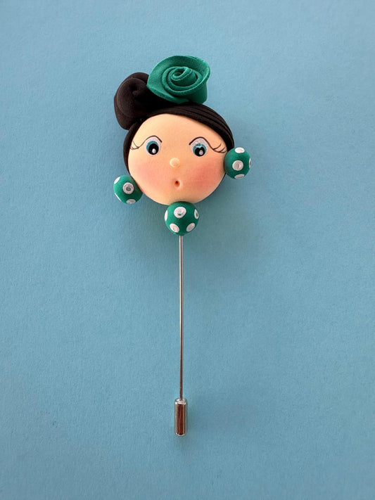 Alfiler de flamenca morena y verde Andalucía, hecho a mano