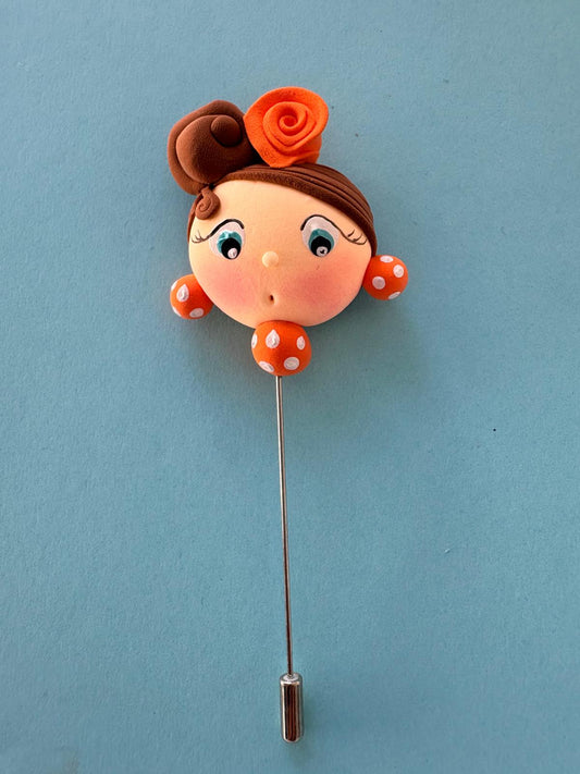 Alfiler de flamenca castaño y rojo, hecho a mano