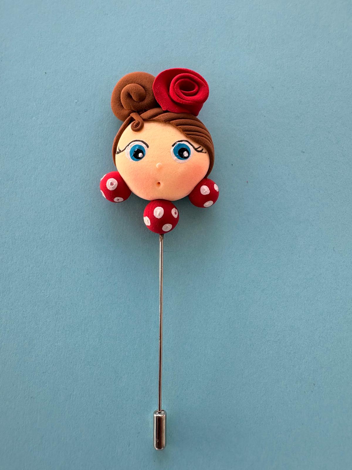 Alfiler de flamenca castaño y rojo, hecho a mano