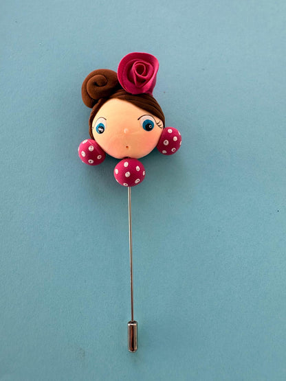 Alfiler de flamenca castaño y rojo, hecho a mano