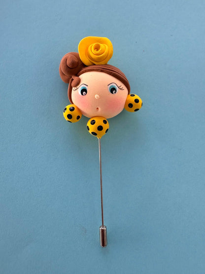 Alfiler de flamenca castaño y amarillo, hecho a mano