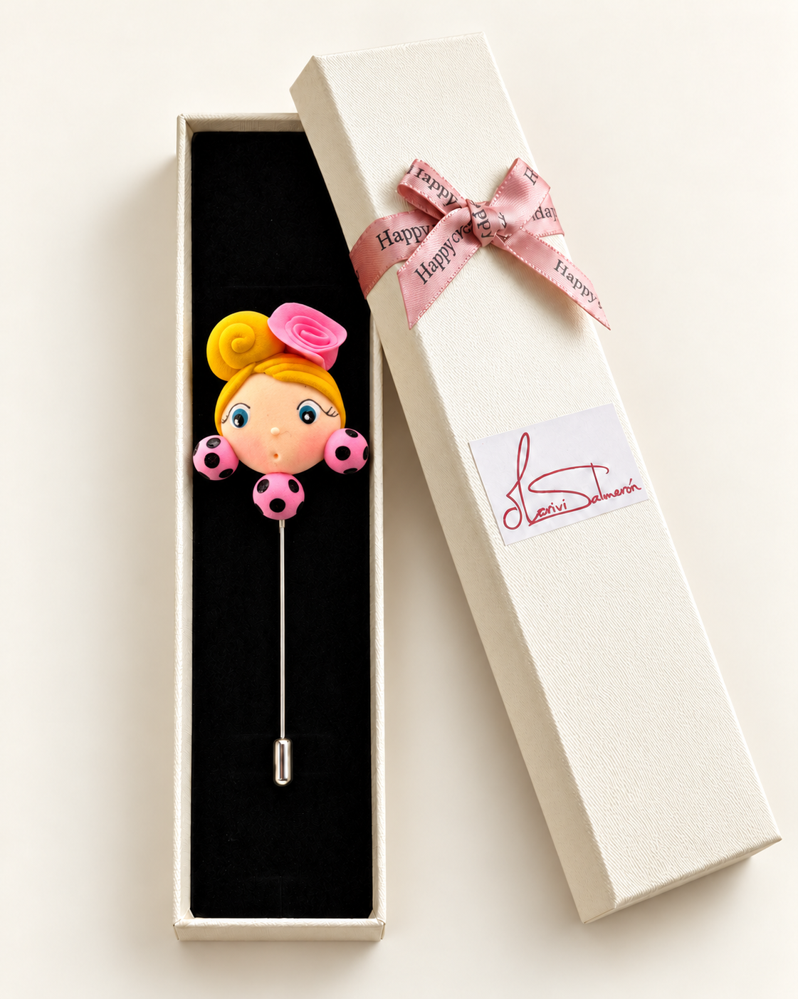Alfiler de flamenca rubia y rosa presentado en su caja de regalo Mariví Salmerón